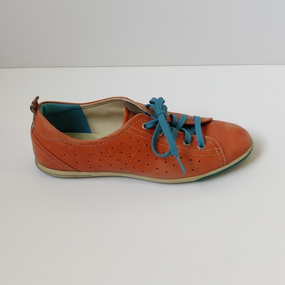 Stylish Ecco Orange Leather Sneakers with Blue Laces - EU 39